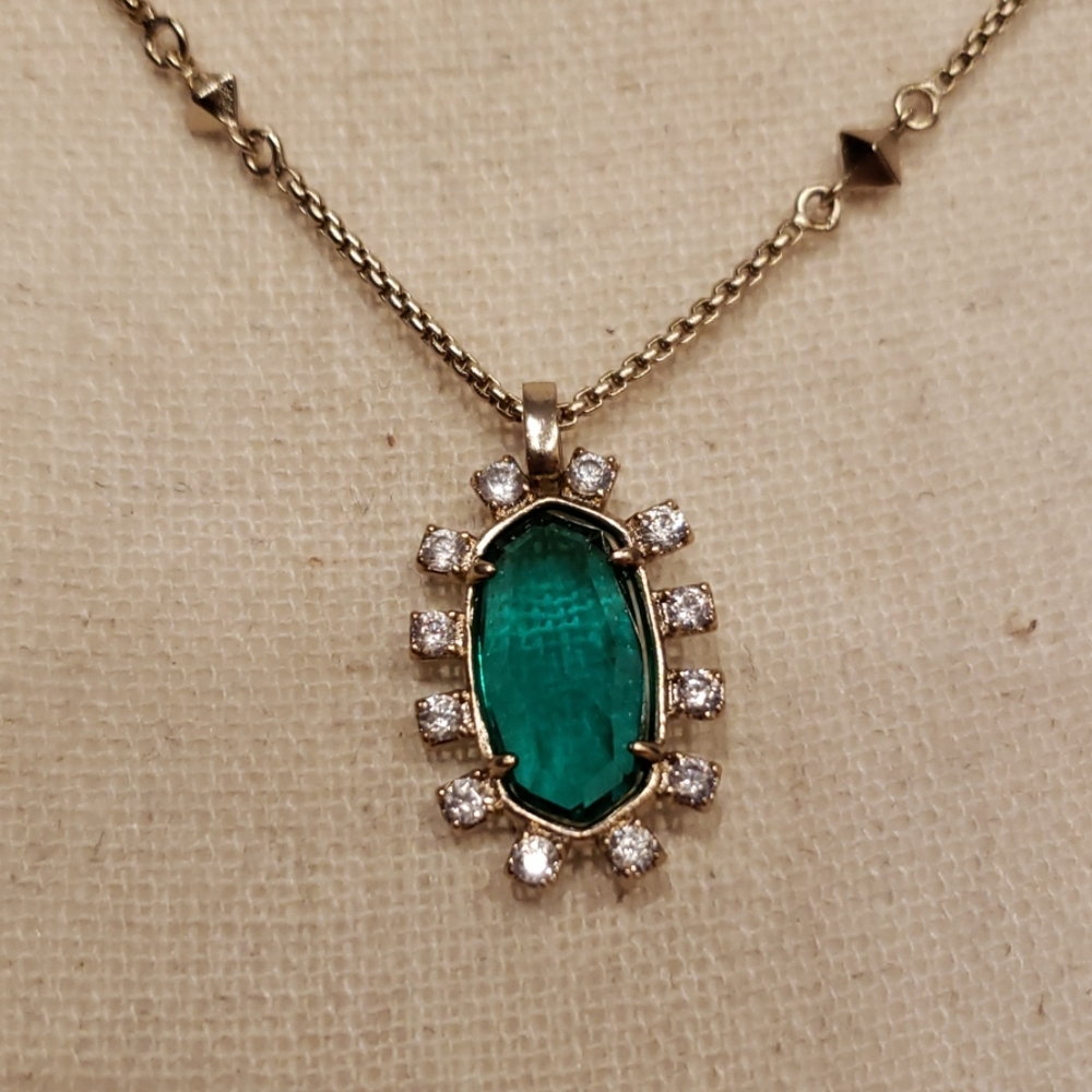 Gorgeous Emerald Glass Kendra Scott Necklace - NEW with tags